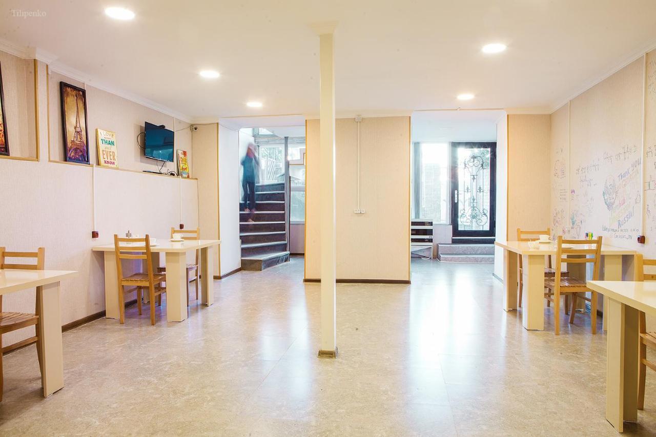 Blossom Hostel Updated ! Обновлено !!! City Center! Perfect Order!!! Snow-White Bed Linen!!! Идеальный Порядок!!! Белоснежное Постельное Белье!!! Центр Города !!! Tbilisi Exterior foto